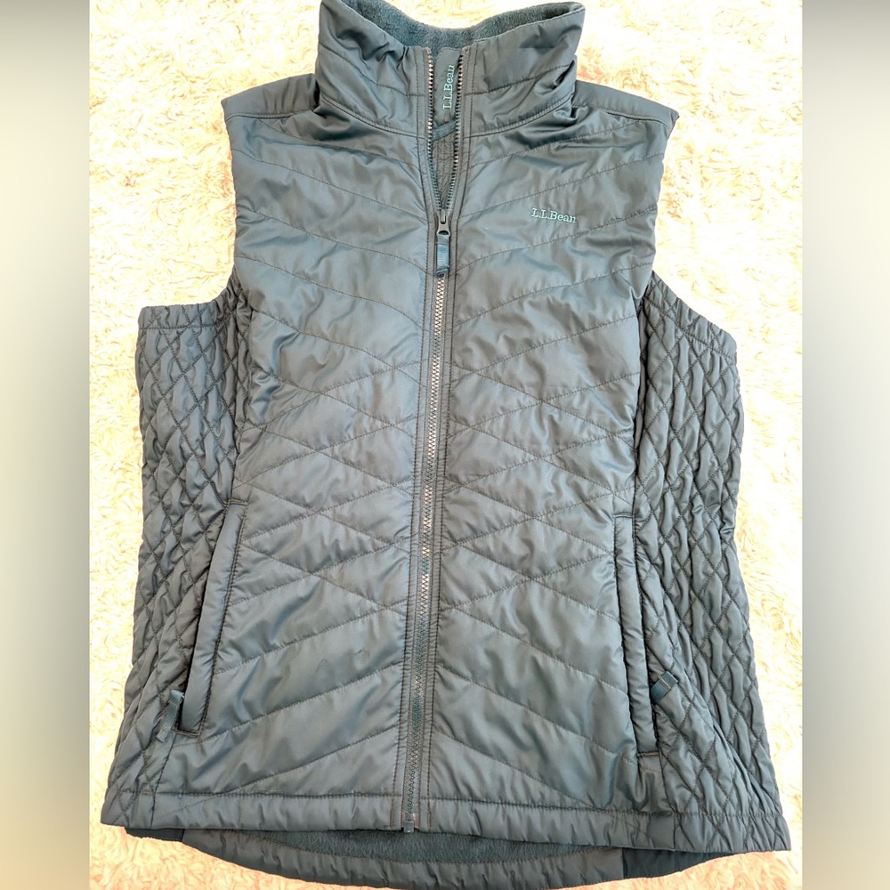 L.L. Bean Women’s Fleece-Lined Pimaloft Vest size XL. No signs of use.